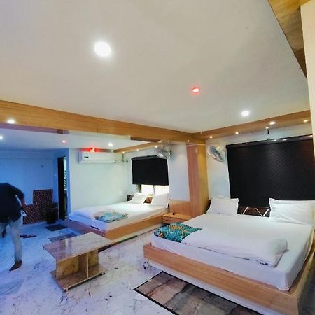 ホテル The Maheshwari Residency Ayodhya エクステリア 写真