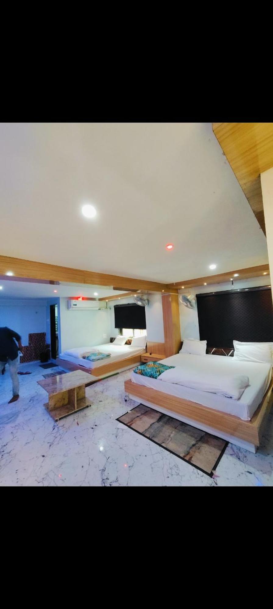 ホテル The Maheshwari Residency Ayodhya エクステリア 写真
