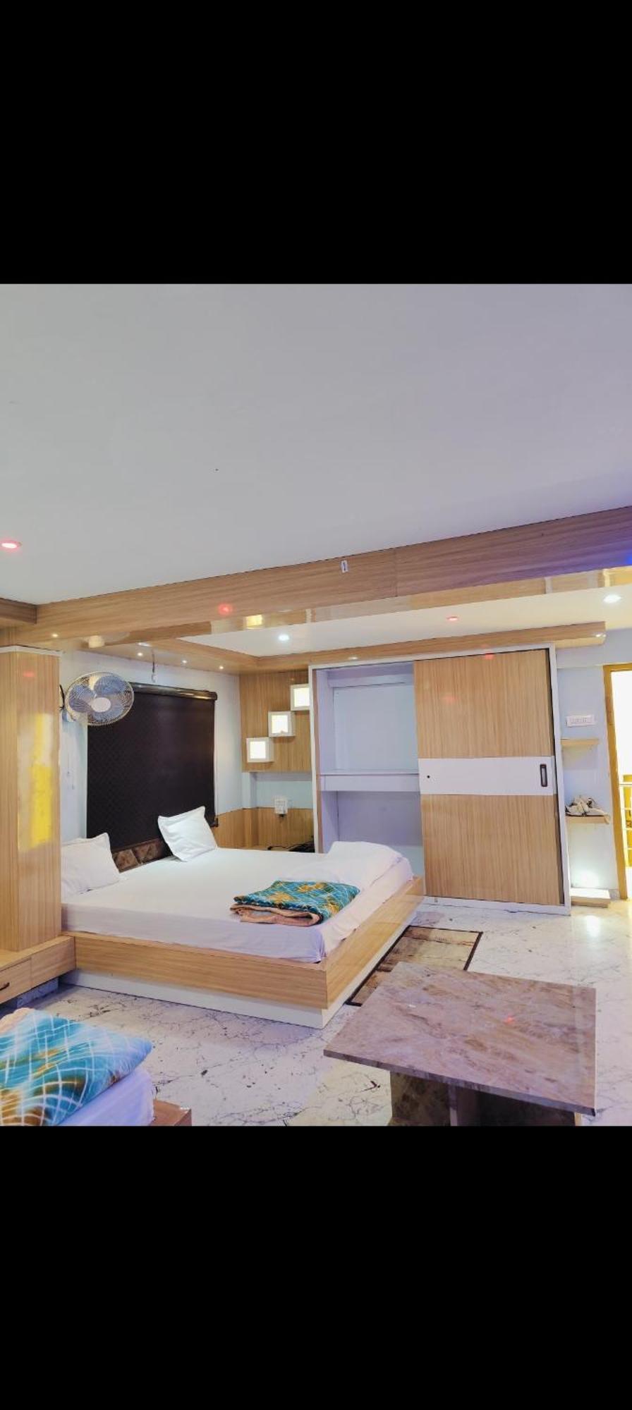 ホテル The Maheshwari Residency Ayodhya エクステリア 写真
